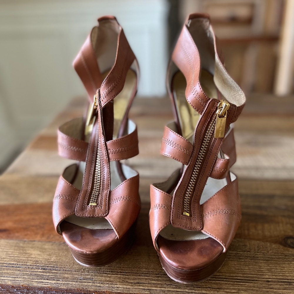 Michael Kors Camel tan heels size 8.5
